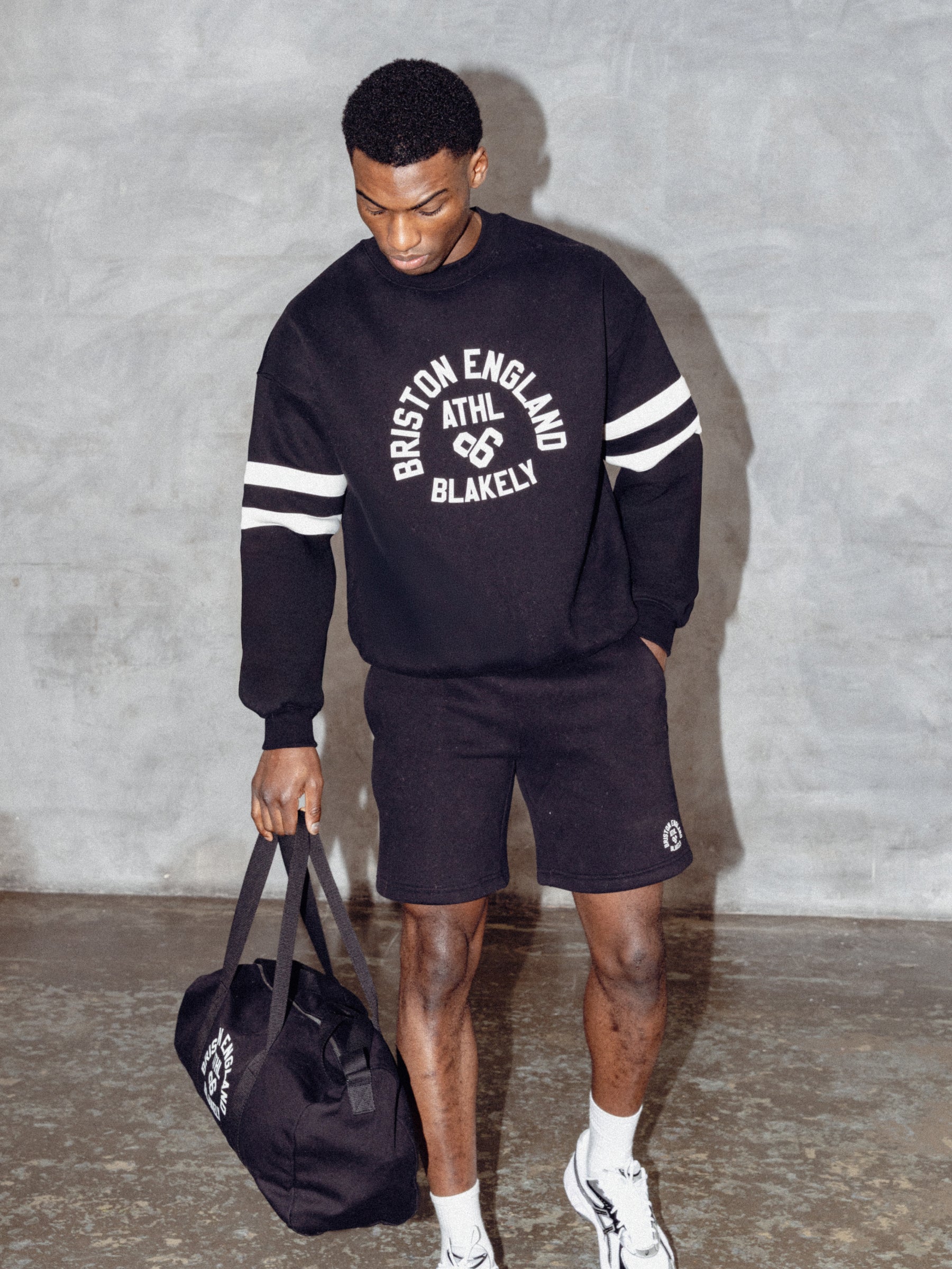 Briston Relaxed Jogger Shorts - Black - Image 3