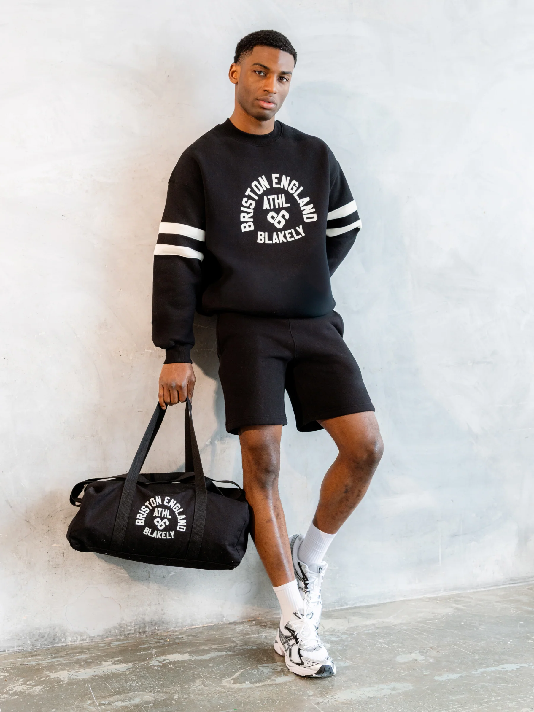 Briston Relaxed Jogger Shorts - Black - Image 4