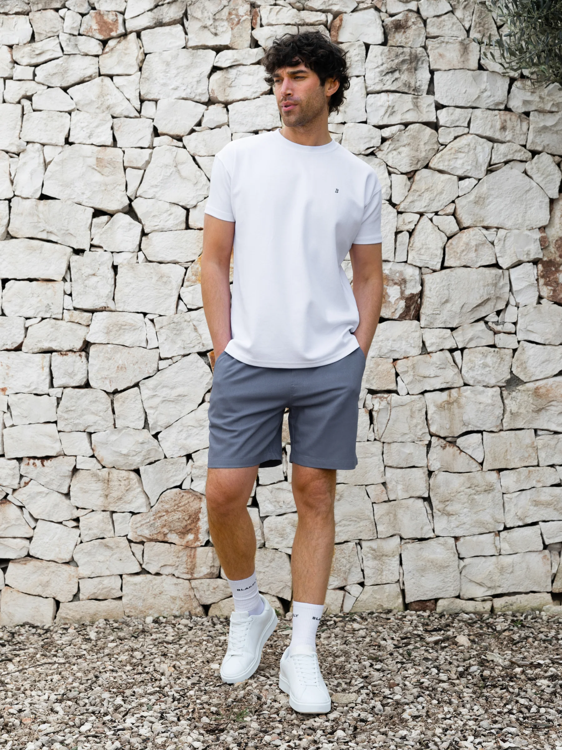 Freddie Relaxed Linen Shorts - Blue - Image 2