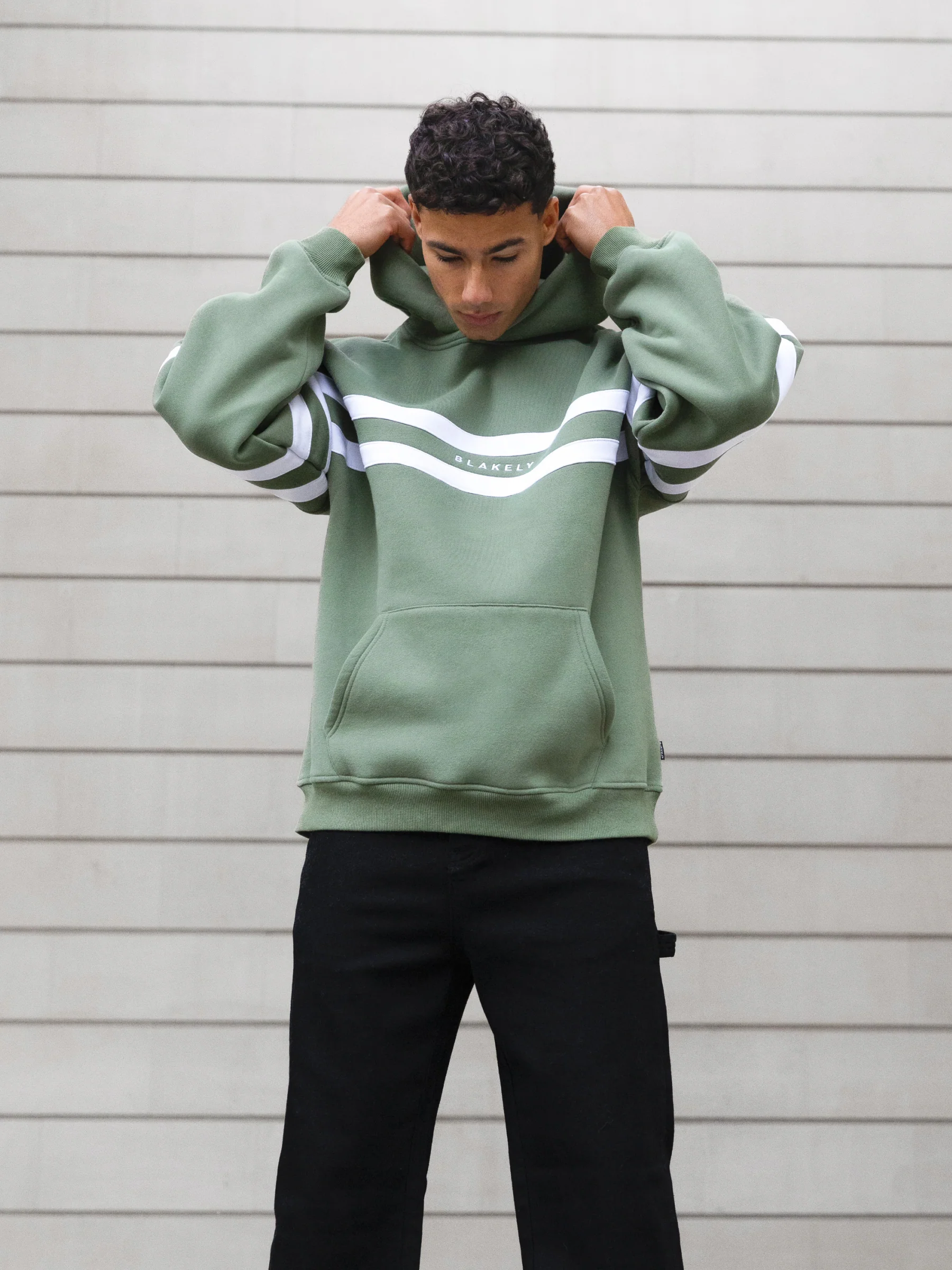 Noah Relaxed Hoodie - Green - Image 3