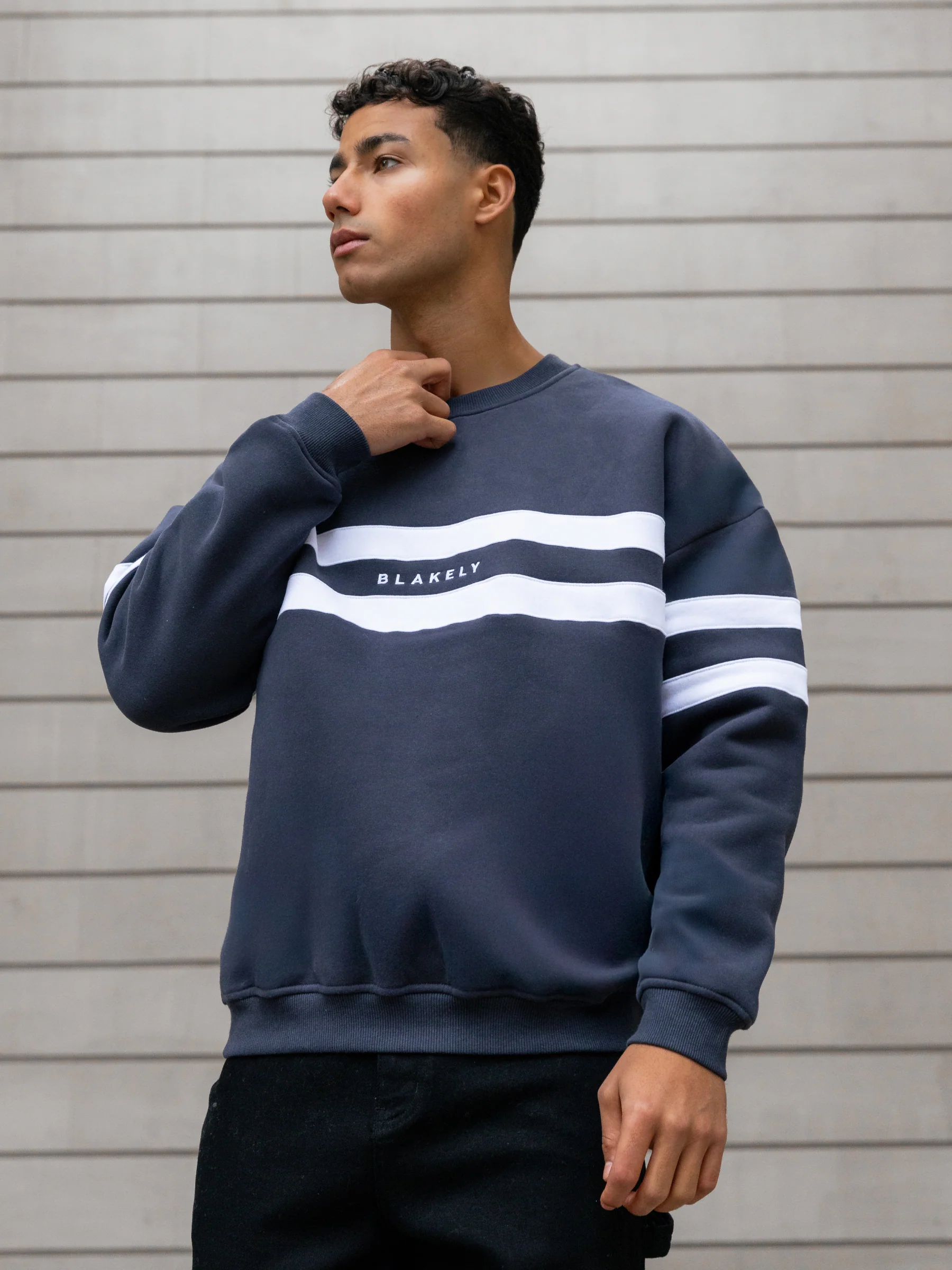 Noah Relaxed Jumper - True Navy - Image 4