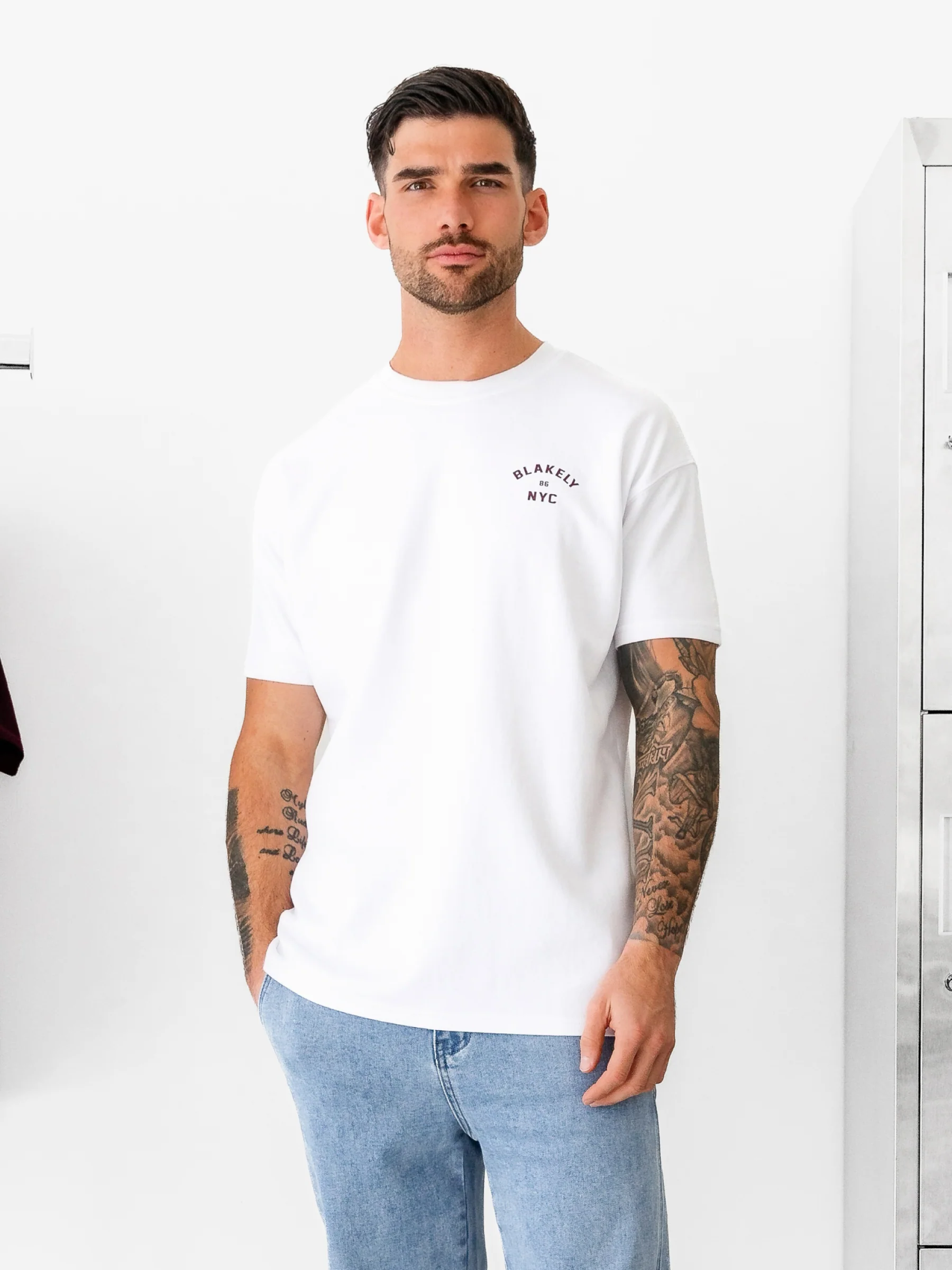 NYC Relaxed T-Shirt - White & Dark Burgundy - Image 2