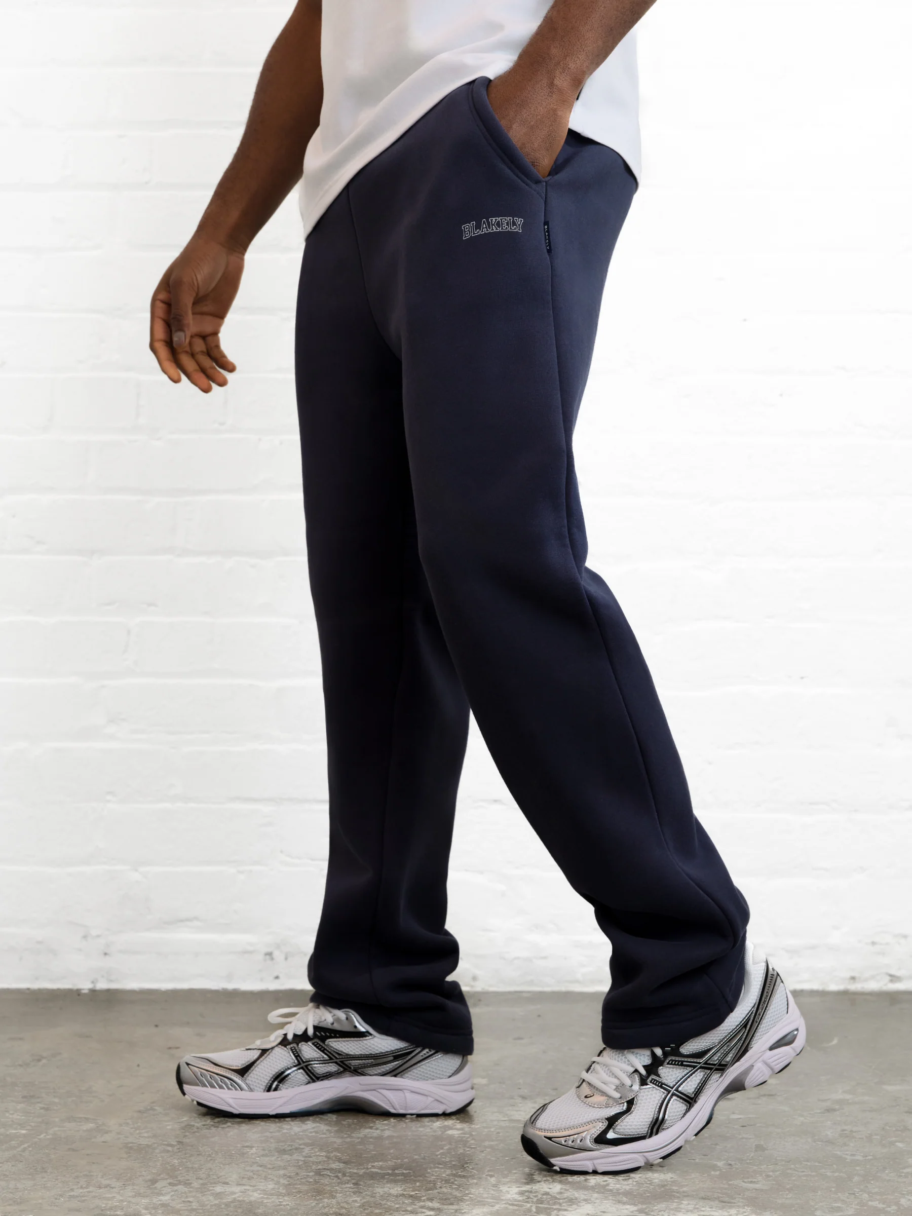 Outline Heritage Relaxed Sweatpants - True Navy - Image 5