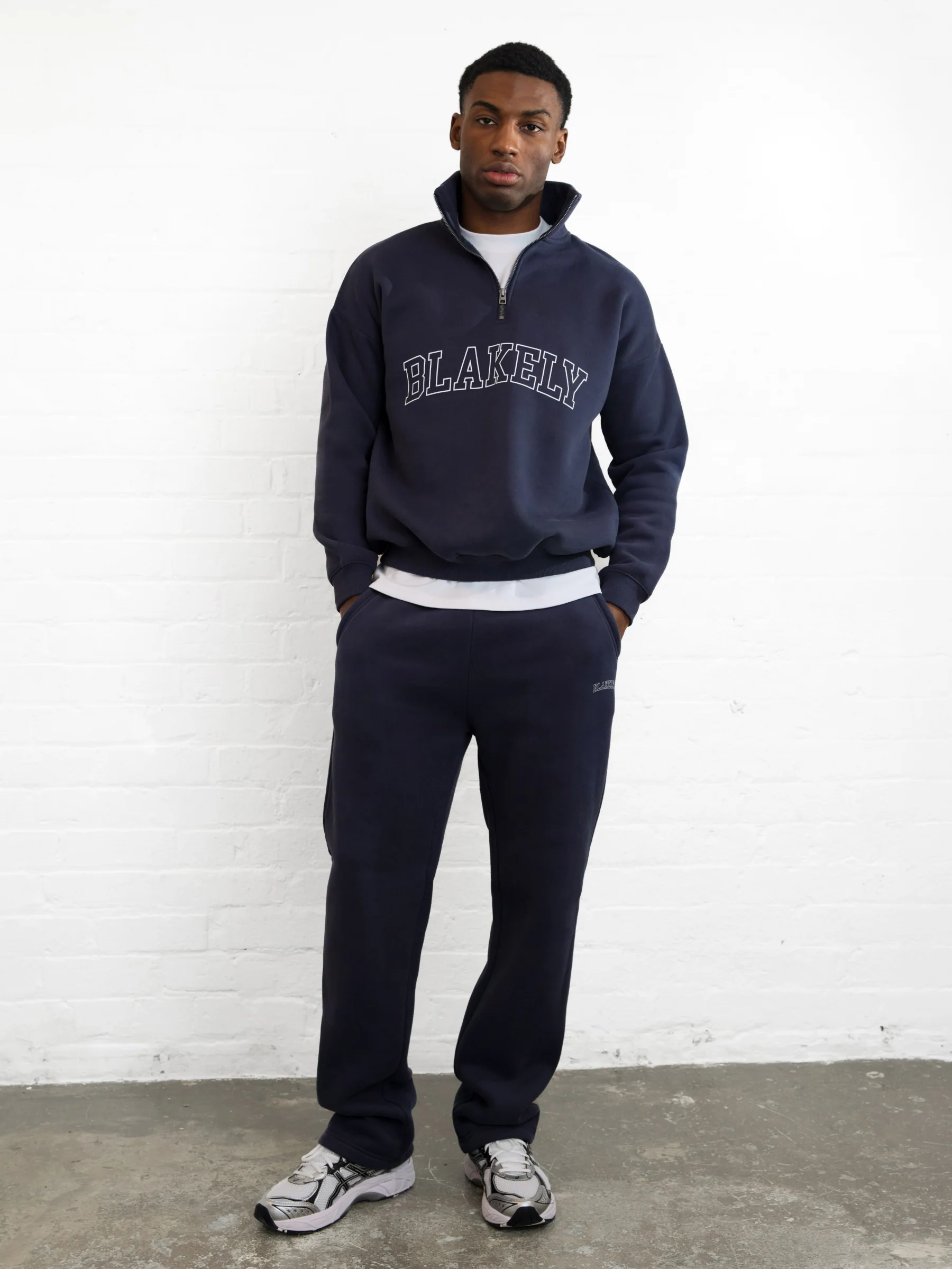 Outline Varsity 1/4 Zip Up Jumper - True Navy - Image 3