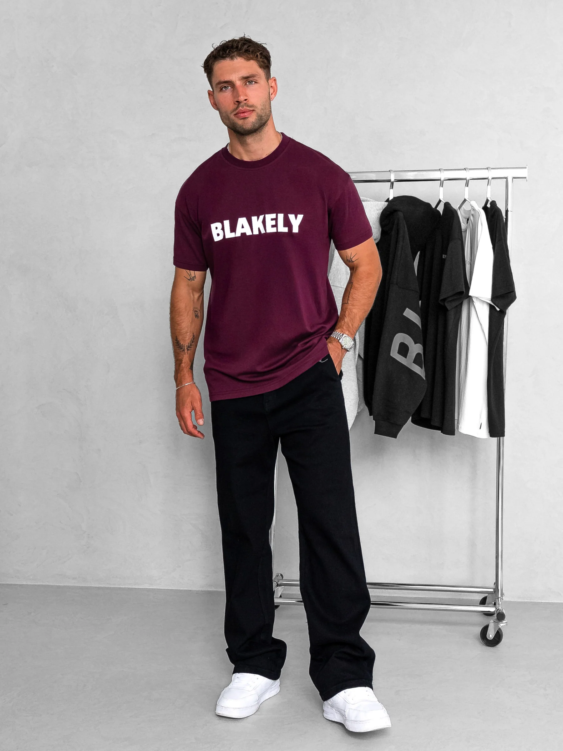 Raife Relaxed T-Shirt - Burgundy - Image 3