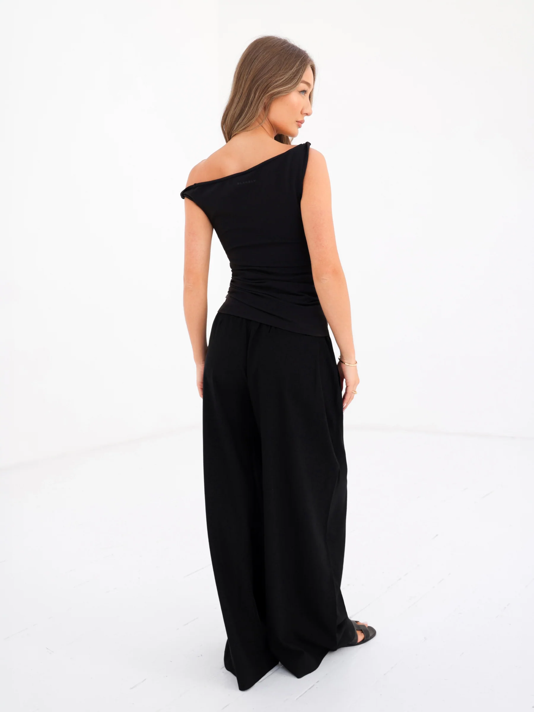 Solea Twist Top - Black - Image 5