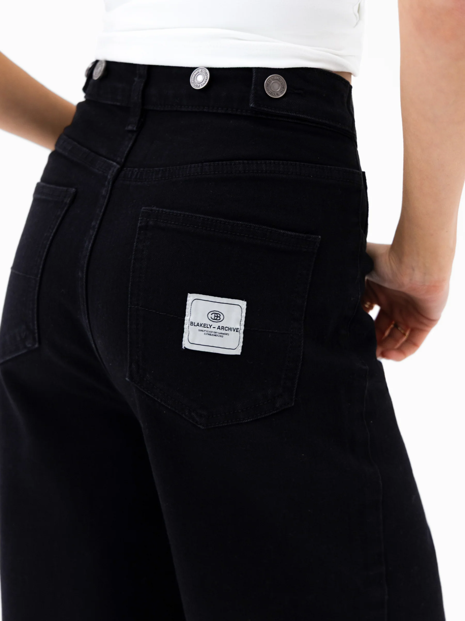 Blakely Wide Cut Jeans - Black - Image 4