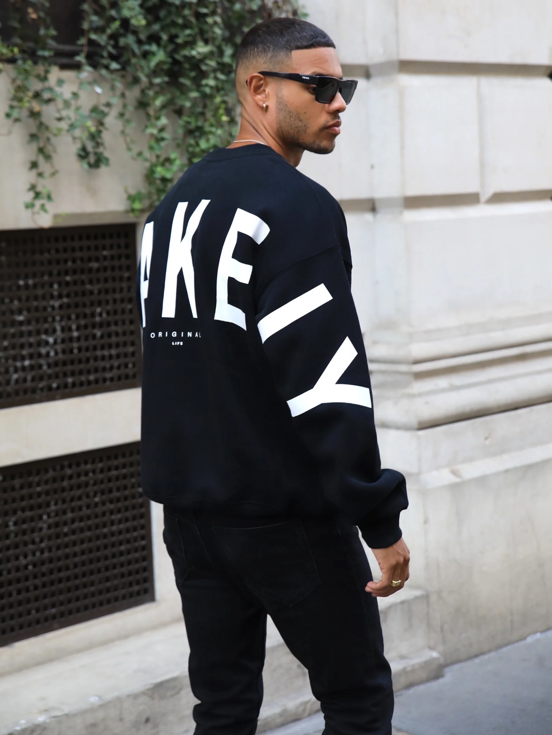 Idris Oversized Jumper - Black - Image 5